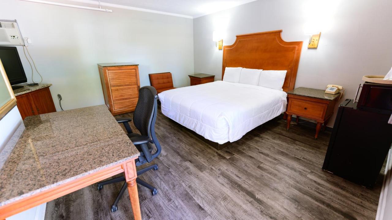 Oaks Motel Greensboro Nc ภายนอก รูปภาพ