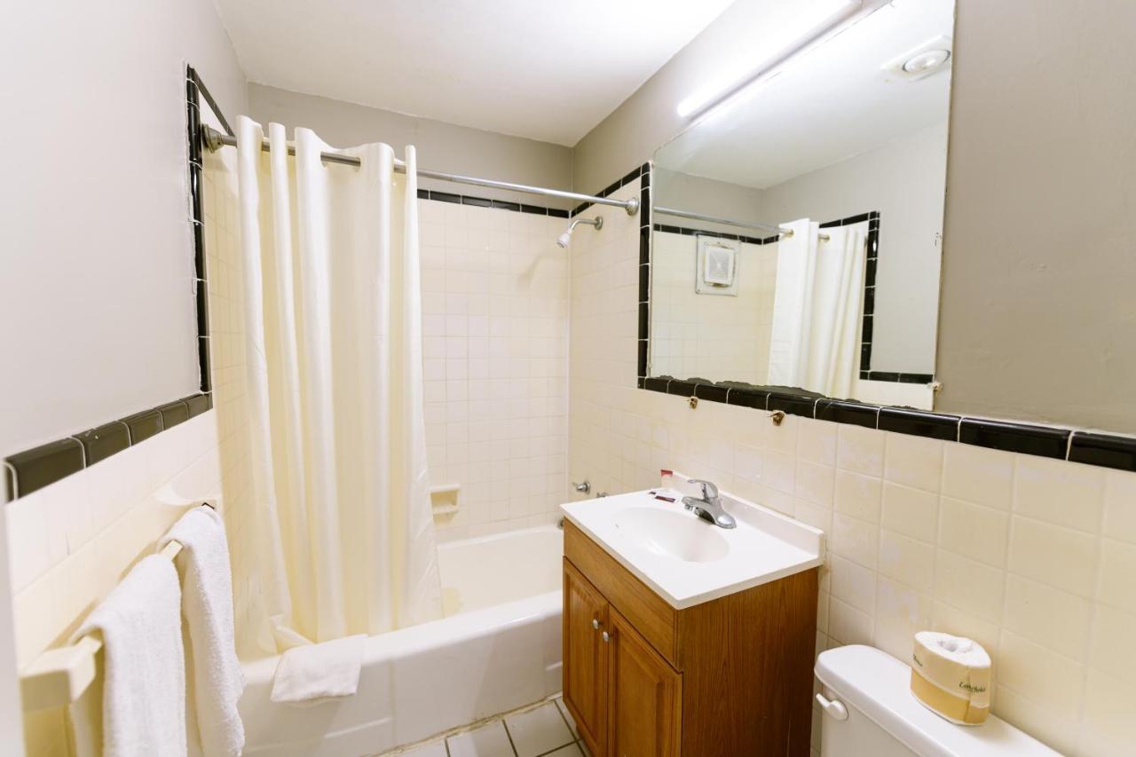 Oaks Motel Greensboro Nc ภายนอก รูปภาพ