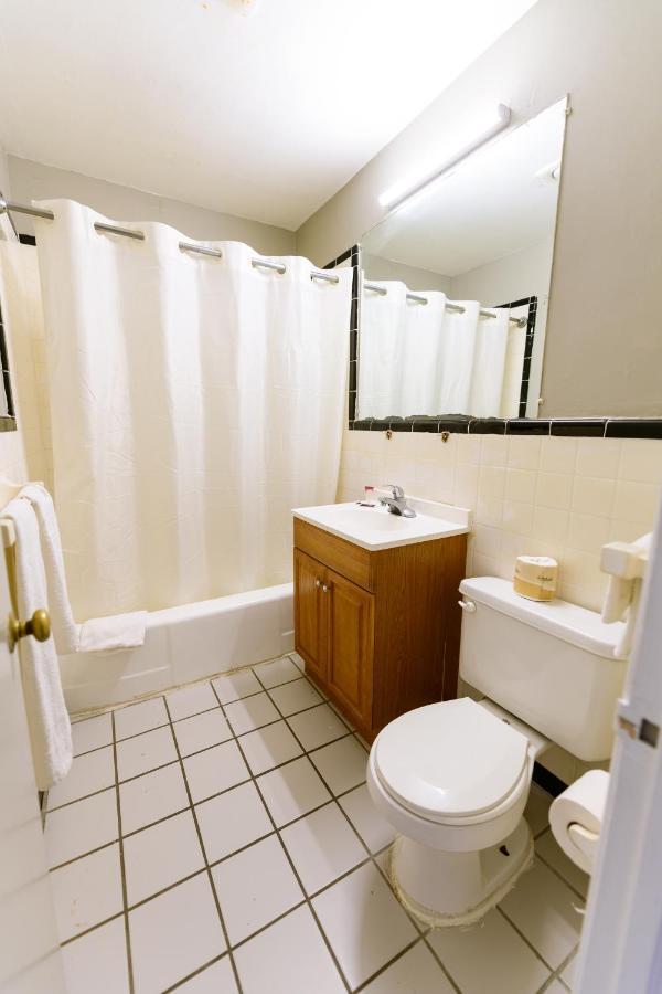 Oaks Motel Greensboro Nc ภายนอก รูปภาพ