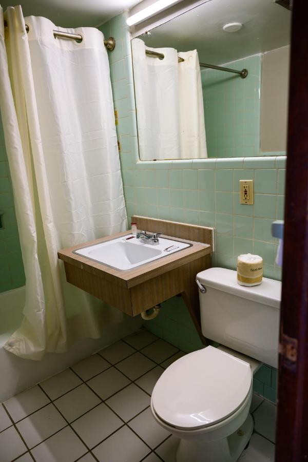 Oaks Motel Greensboro Nc ภายนอก รูปภาพ